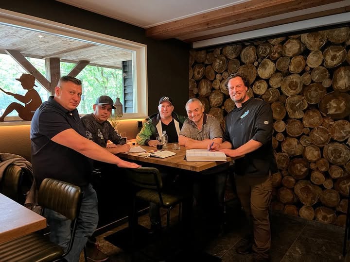 Guten Abend liebe Freunde,